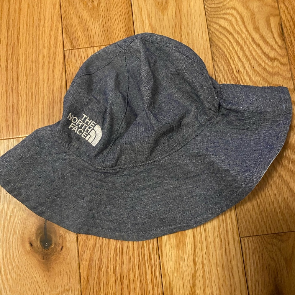 The North Face sun hat, 6-12 month size